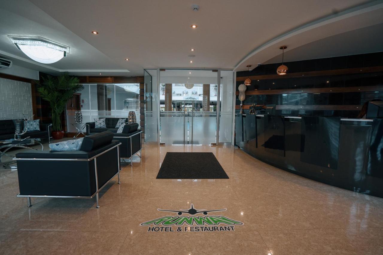 Runway Hotel Piarco Экстерьер фото