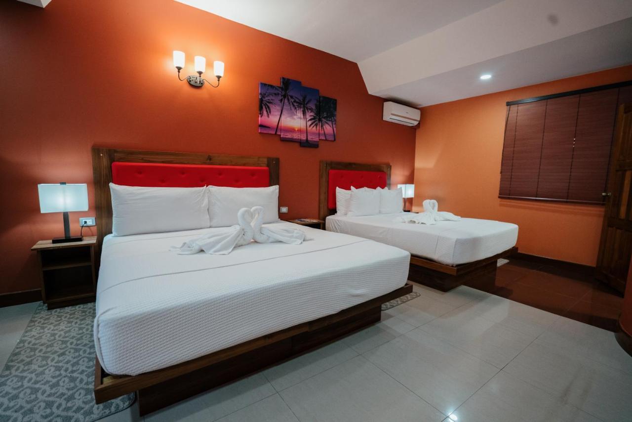 Runway Hotel Piarco Экстерьер фото