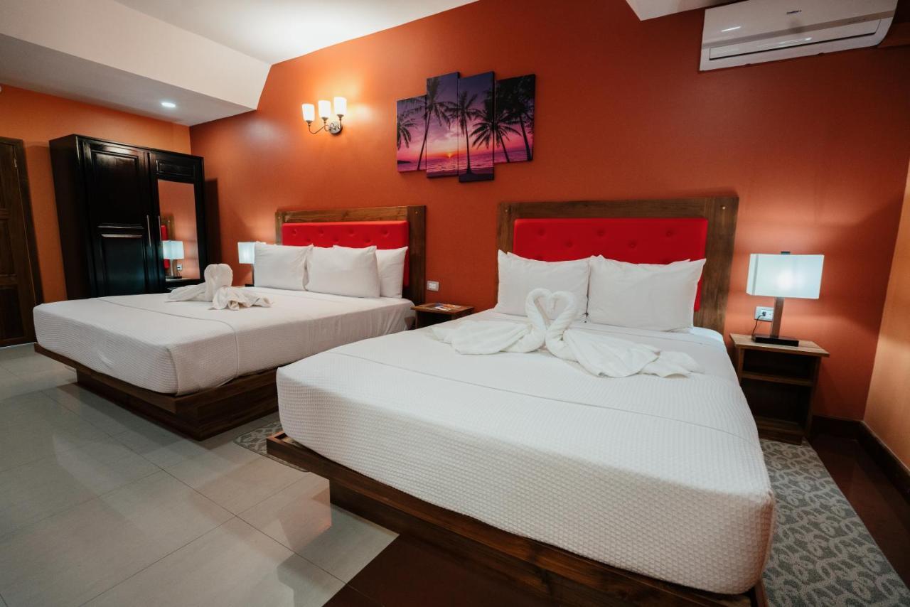 Runway Hotel Piarco Экстерьер фото